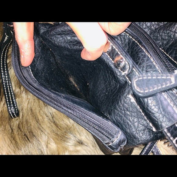 ๐ CUTE AND PRACTICAL NINE WEST CROSSBODY BAG - Picture 5 of 13